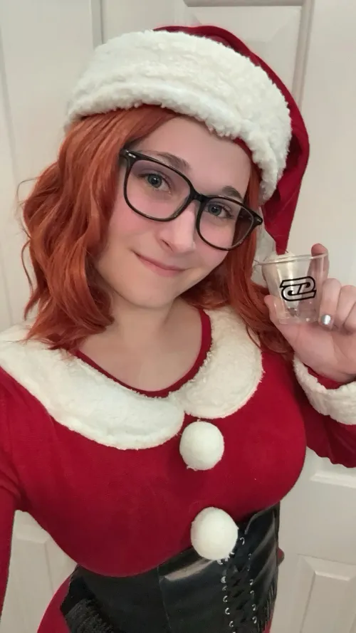 Thumbnail nerdypegasus_art's Christmas Denise Cosplay Extravaganza by nerdypegasus_art