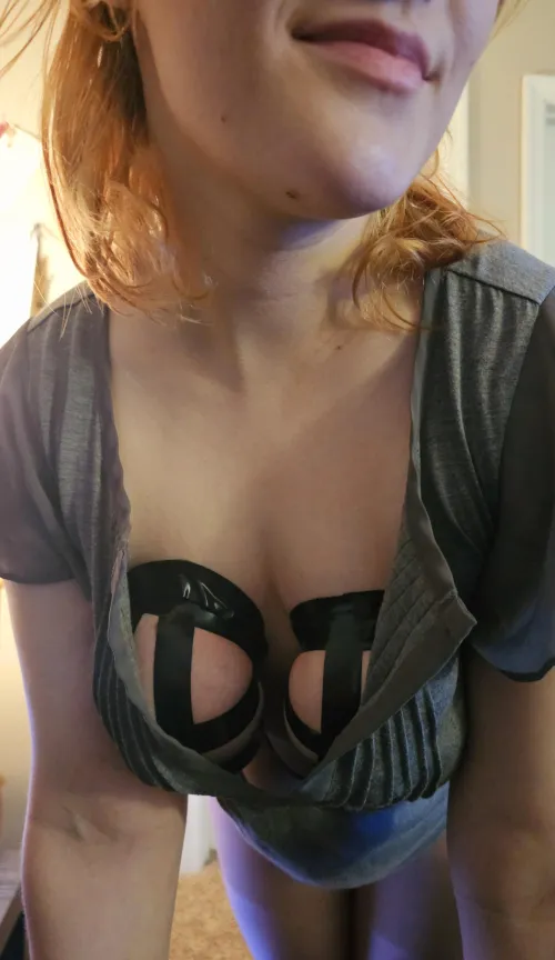 Thumbnail Unique Appeal: A Different Perspective on downblouse