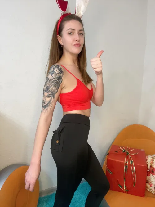 Thumbnail megan_vikkk Debates: Are Yoga Pants Too Tight?