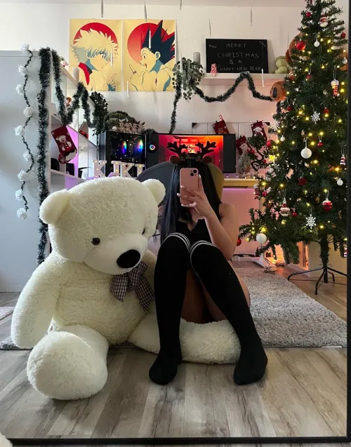 Thumbnail Pandakikii Celebrates Cuddle Mas 3 - Join the Festivities!