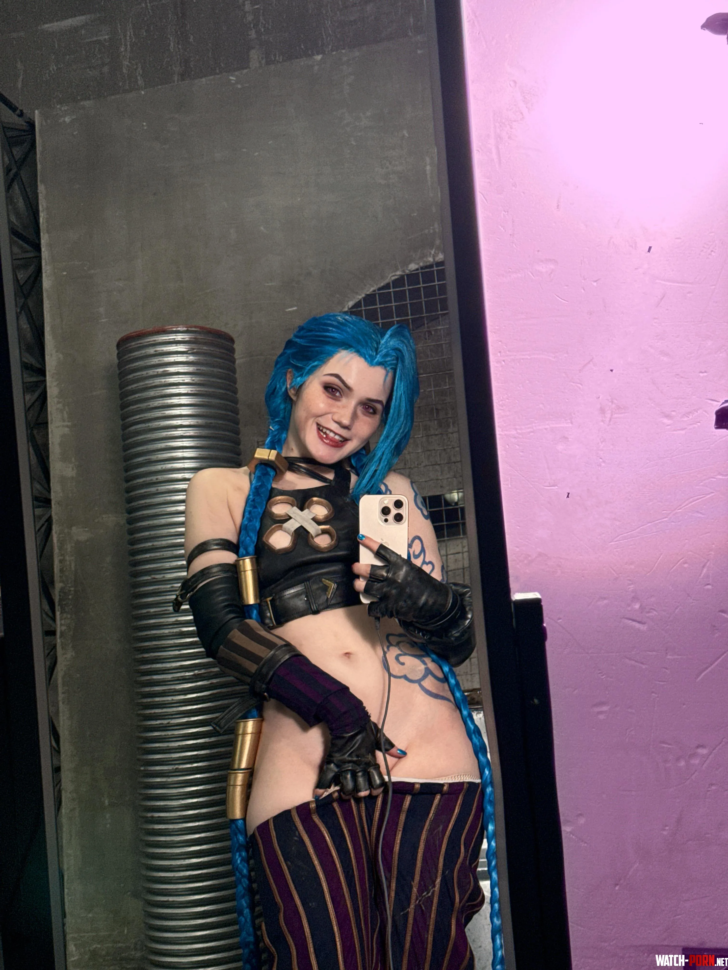 Jinx Arcane cosplay by Neyrodesu  by Neyrodesu