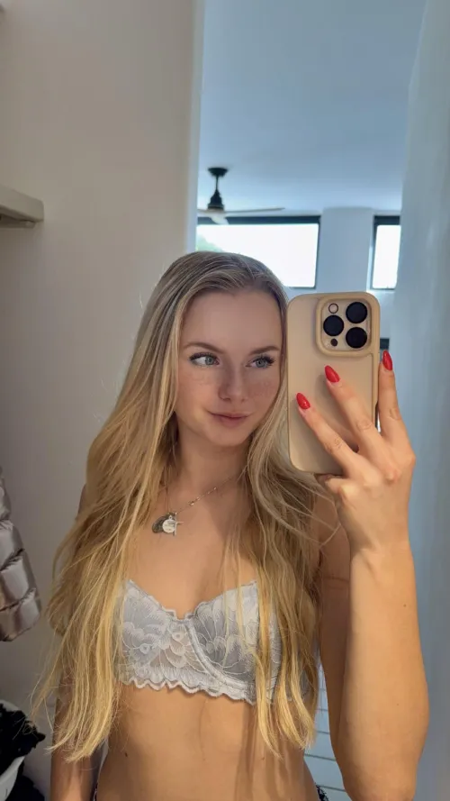 Thumbnail Sexy Selfie After a Good Time by urfavvsophie | MirrorSelfie