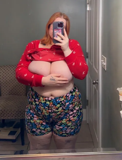 Thumbnail Am I Fuckable or No: Valeriesjugs Contemplates Chubby Beauty