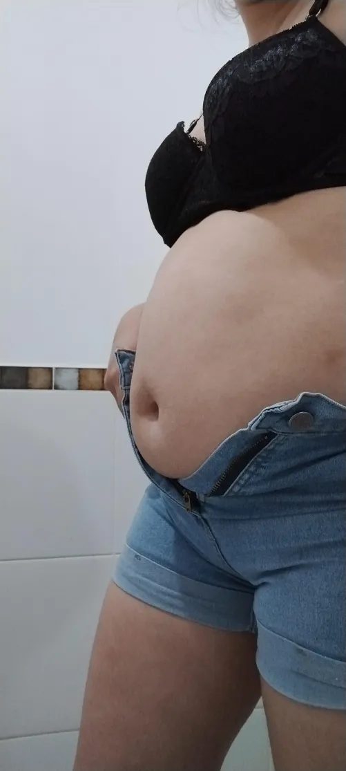 Thumbnail Am I Fat or Chubby? Seeking Opinions by LourdesG69