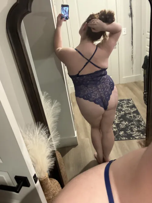 Thumbnail BabyNeeds--SumCum Treats Herself: Sharing More than Mirror Pics in BBW