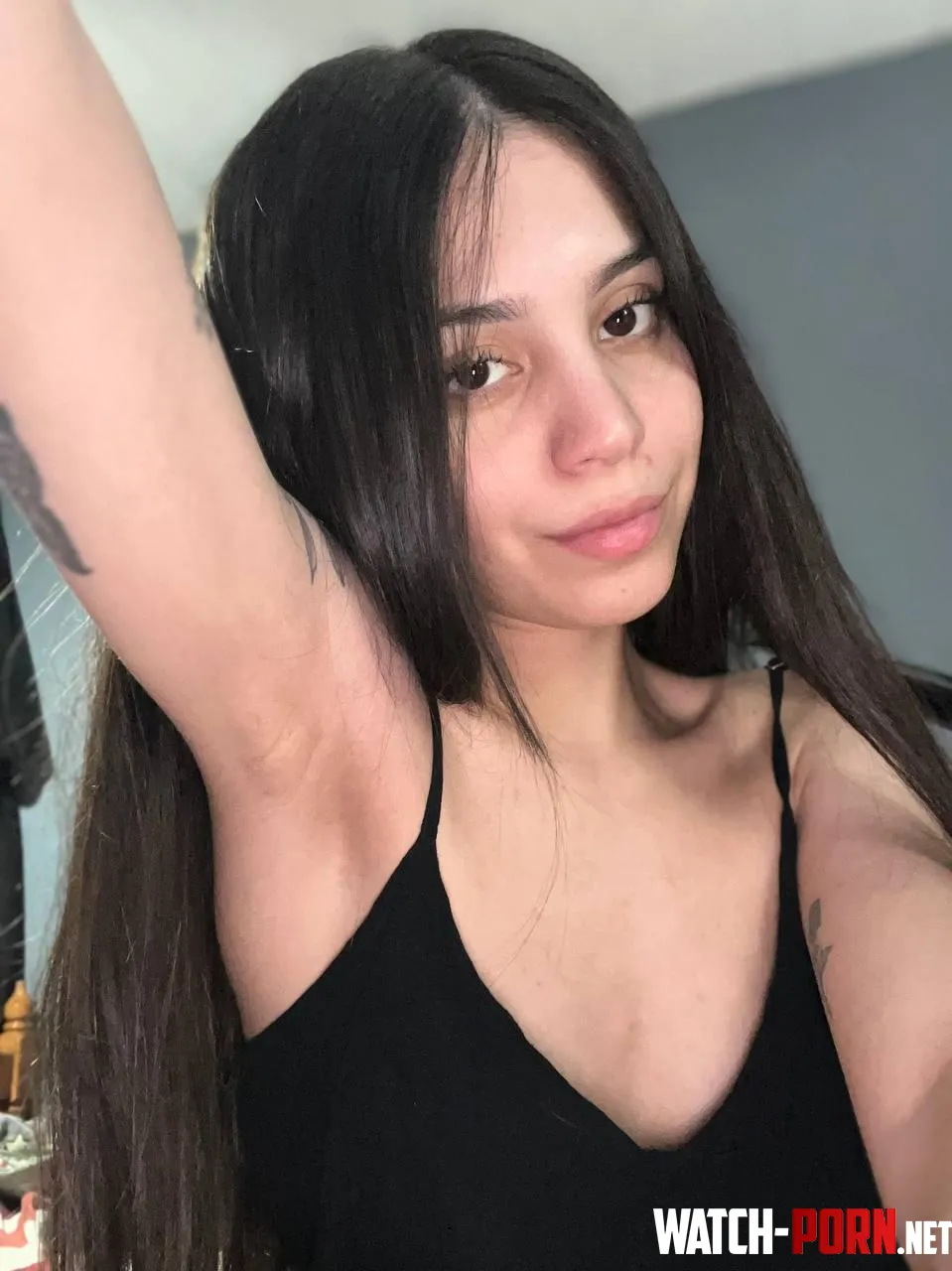 You can suck and lick my sweat armpit  by lovelyskms