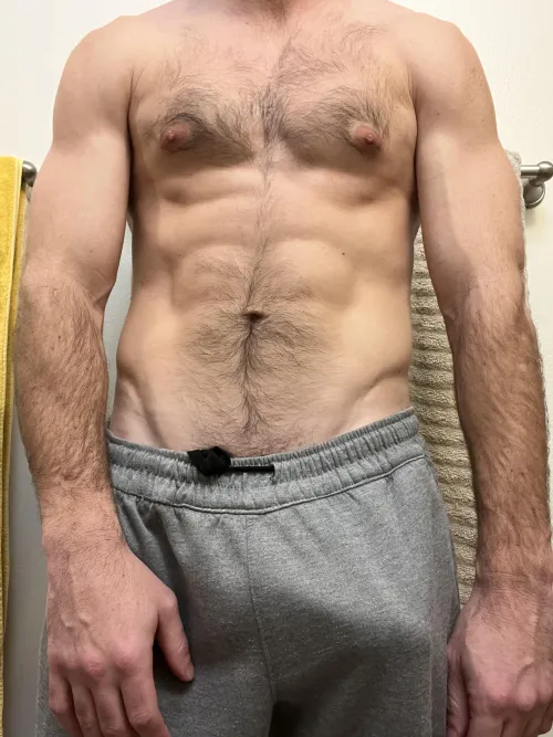 Thumbnail Lazy_Enthusiasm9963 Evaluates Gym Apparel After Reddit Exploration - Bulges Insights