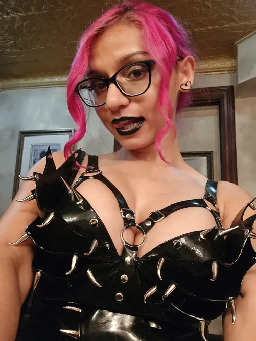 Thumbnail Feeling Horny in Latex by goddess_rarity1 from ShinyPorn Category