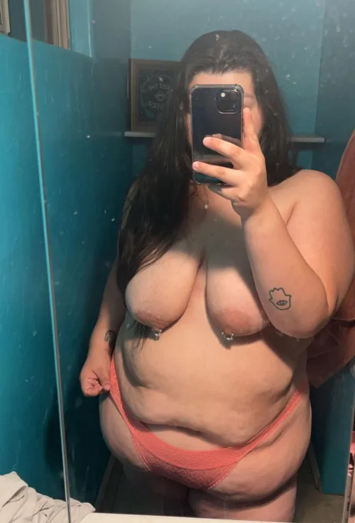 Thumbnail Christmas Wishes: A Story of Embracing BBW Beauty