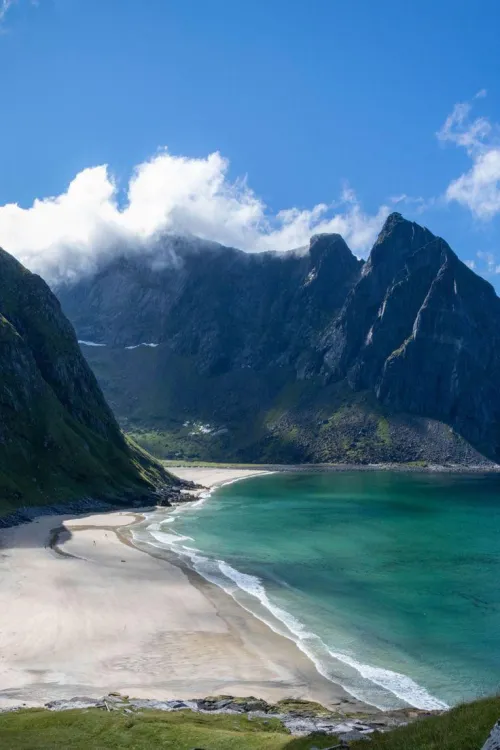 Thumbnail Discover the Beauty of Lofoten Beach in Norway by yeuxdusphynx