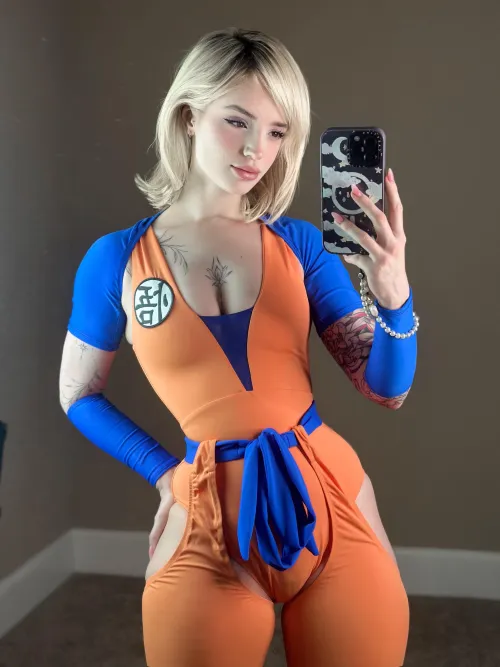 Thumbnail TheRealKhaleesiBB Showcases Android 18 Cosplay in Turtle School Uniform