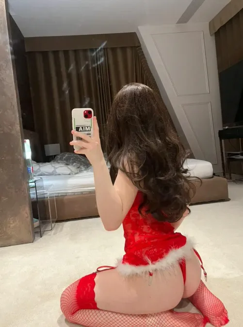 Thumbnail Backside Revelations: Sharing Intimate Selfies by SereneeCupcake | MirrorSelfie