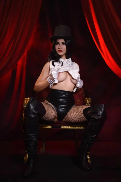 Thumbnail YunieSunshine Explores Zatanna in DC Comics Rule34 with Yuna Kairi