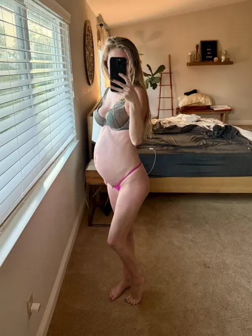 Thumbnail Pregnant Temptation: YourBlondeMommy's Countdown in pregnantporn Category