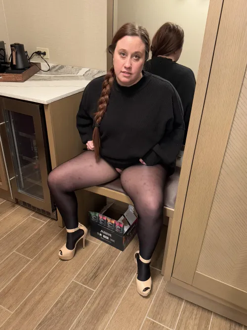 Thumbnail Exploring Black Hose Fantasies - Pantyhose