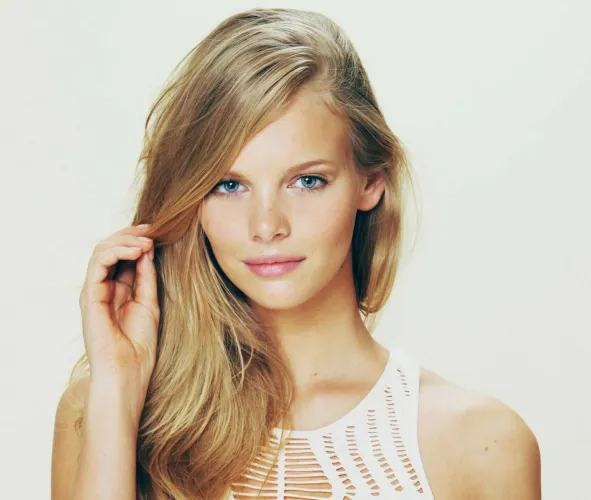 Thumbnail Marloes Horst: Captivating Beauty Revealed | rom003 | PrettyGirls