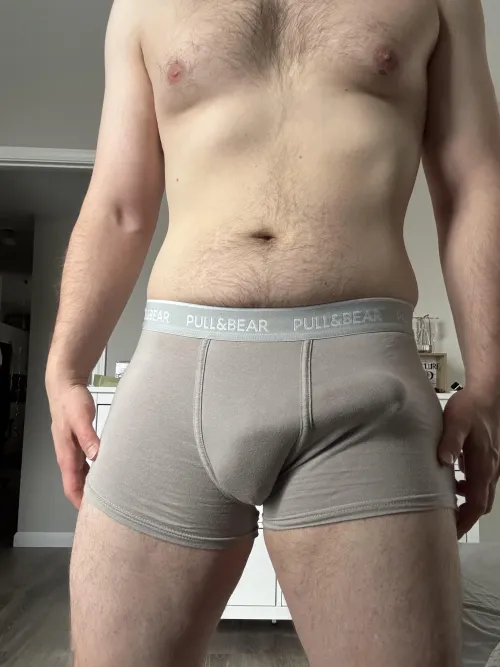 Thumbnail Zor1xx21 Shares a Morning Bulge Greeting in Bulges