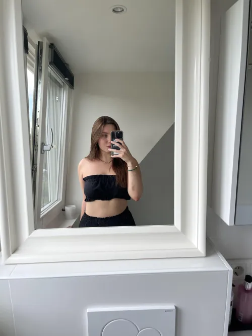 Thumbnail Crop Top Obsession: A Girl's Confession by annnamey | croptopgirls