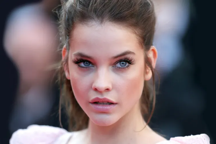 Thumbnail Barbara Palvin - An Alluring Beauty | rom003 | PrettyGirls