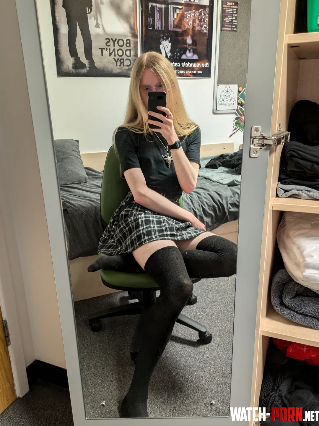 Average Brit 3 by the_femboy_kat