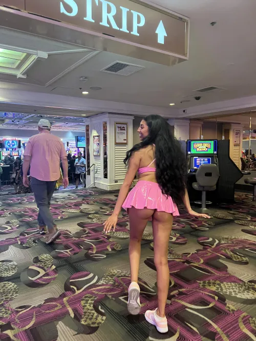 Thumbnail Vegas Vibes: latinaasparkles' Upskirt Adventures