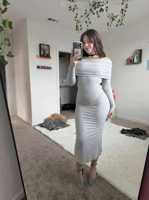 Thumbnail Efficient-Total1261's Perfect Fit: Embracing Body-Hugging Tight Dresses