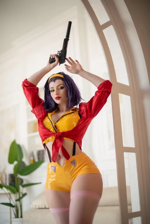 Thumbnail Faye Valentine by Lady Melamori: a cosplay revelation