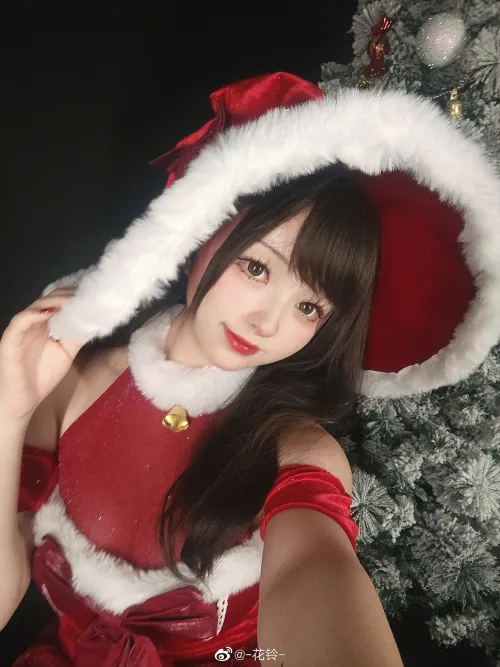 Thumbnail Santa Cosplay by Hualingn | _trapd00r_