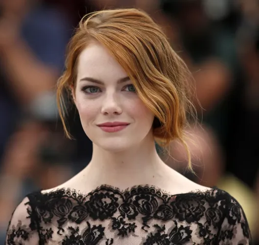 Thumbnail Emma Stone: Hollywood's Darling