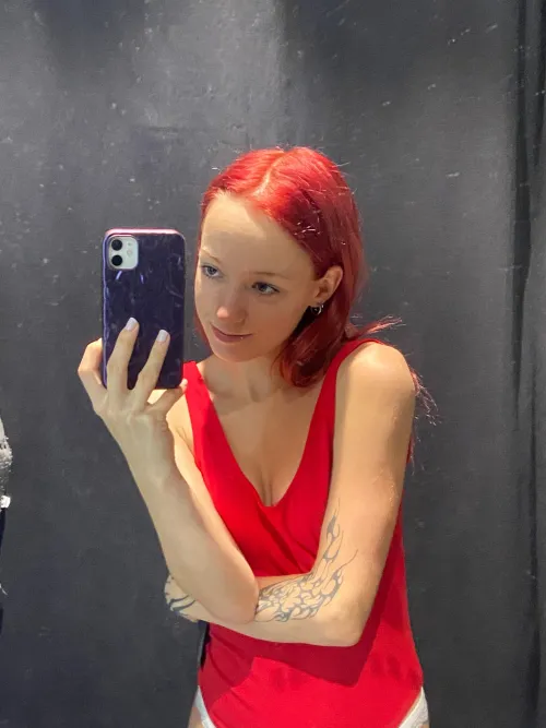 Thumbnail Red-Haired Beauty Selfies: Unveil the Cuteness with Porcelain_Fox