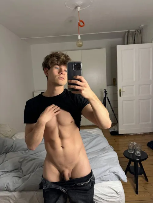 Thumbnail Sexy and Young Boys: Frosty_guy_'s Alluring Gallery