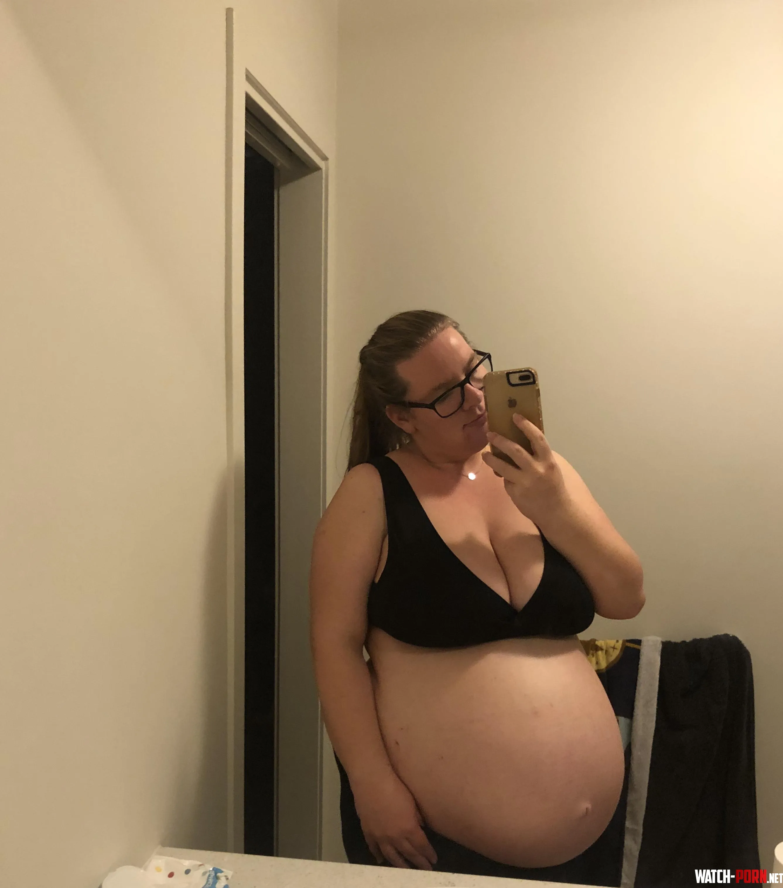 I still had 4 weeks to go  by Hayleycurvy