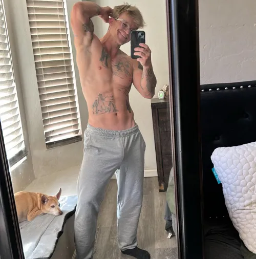 Thumbnail Grey Sweatpants: A Stylish Statement in hotguyswithtattoos