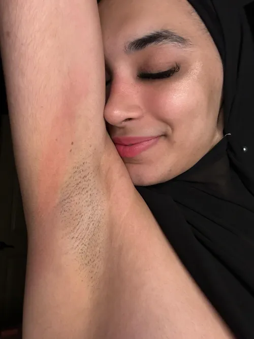 Thumbnail Saharbbyy's Unique Preference: Stubble Licking Fun | armpitfetish