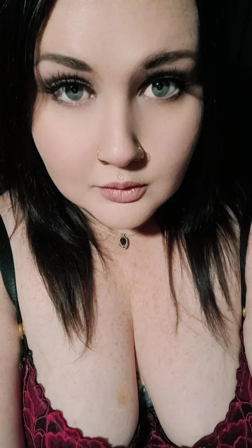 Thumbnail MissSeraphinaX: Deep Soul Gaze While on Knees in BBW