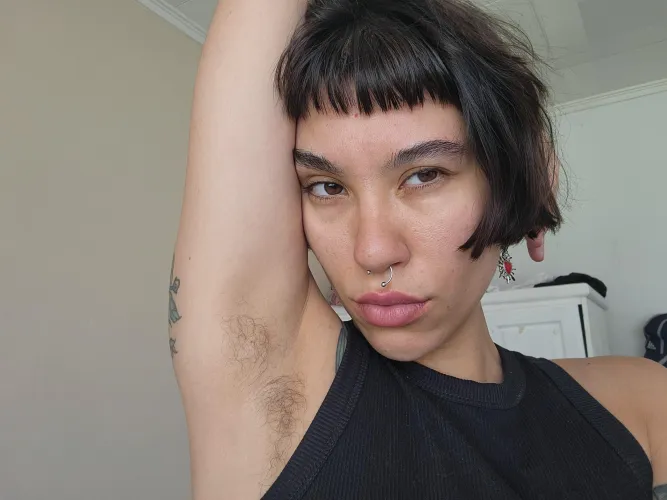 Thumbnail Personal Experiment: 3 Days Without Showering and its Impact on Hairy Armpits