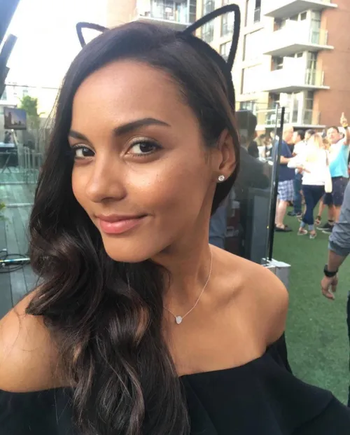 Thumbnail Jessica Lucas: Captivating Beauty unveiled by FriendInFred