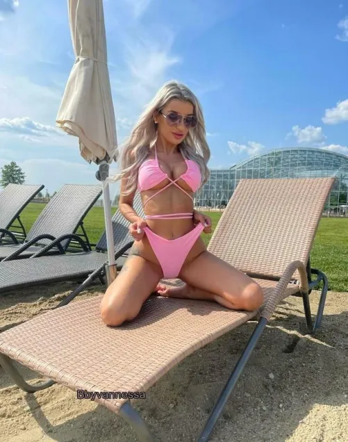 Thumbnail Bbyvannessa Feels Cute in This Bikini | BikiniBodies Article