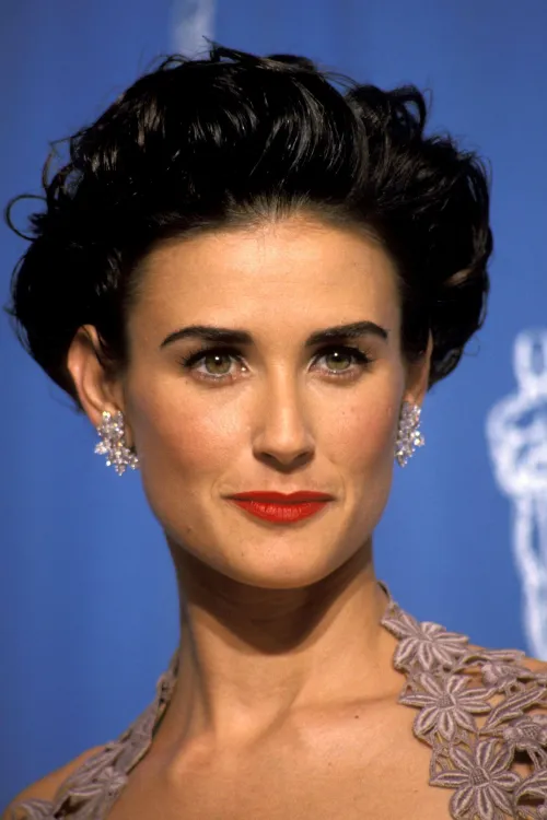 Thumbnail Demi Moore: A Stunning Portrait by blood_smoker