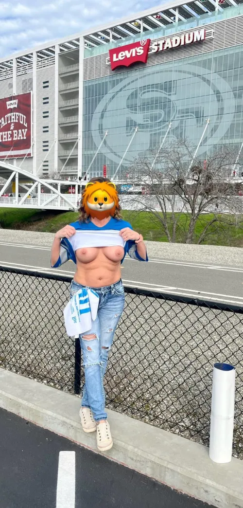 Thumbnail Sheeza_freaky1 - Go Lions! Join the Excitement in the GamedayGoneWild Category