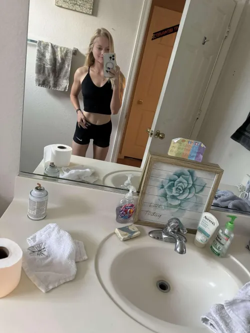 Thumbnail Lusty659's Lovely Mirror Selfie Set