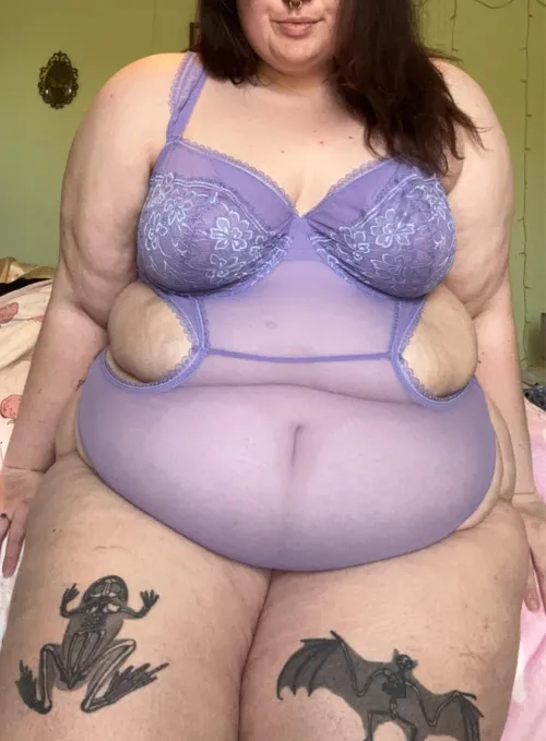 Thumbnail Purple Beauty: Admiring Curves - BBW