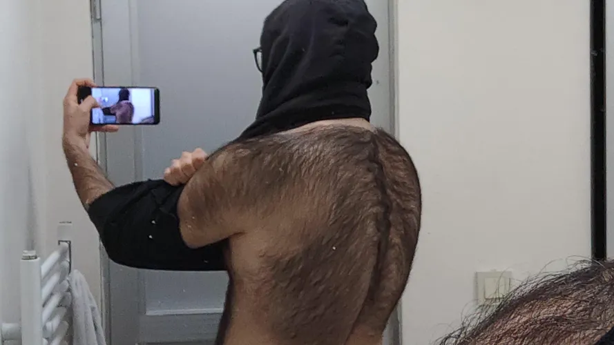 Thumbnail Exploring Back Beauty: Insights by furryteddy21