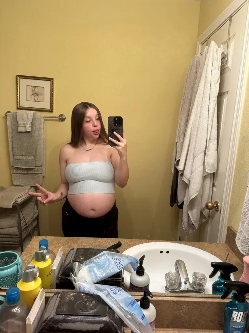 Thumbnail Celebrating the New Year as a Preggo Mom | cassieonlyxo | PregnantPetite