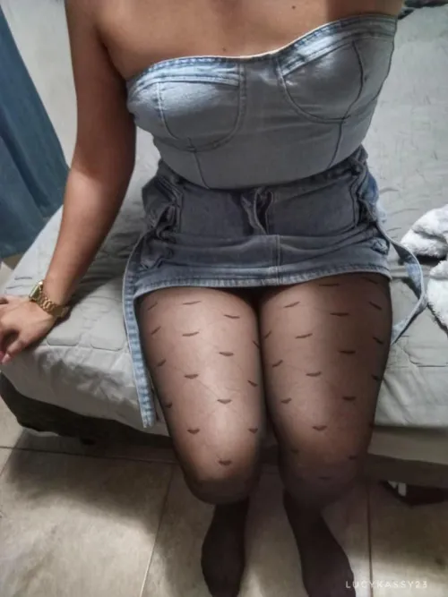 Thumbnail Lucykassy23's Pantyhose Fashion Secrets Revealed