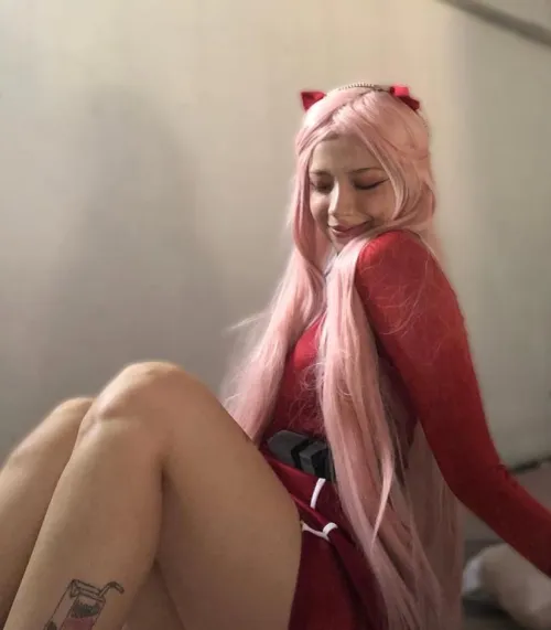 Thumbnail Luciavieirax's Transformation: Dive into the World of Zero Two Cosplay