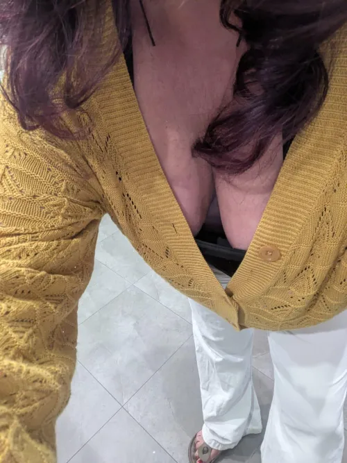 Thumbnail Downblouse: GirlBoner5000 - Let's Play a Guessing Game: Can You Tell I'm Not Wearing a Bra?