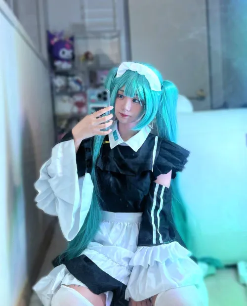 Thumbnail Miku Cosplay Showcase: Hatsune Miku by Yui | Embarrassed_Ninja574