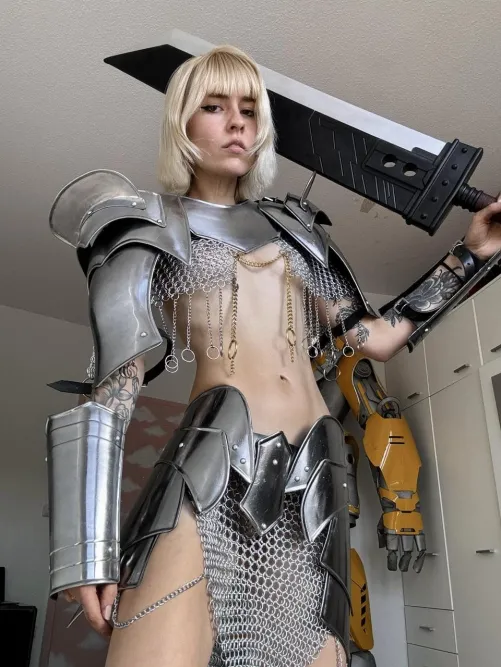 Thumbnail Svperdone's Knight: A Bold Presence in the World of Cosplaygirls