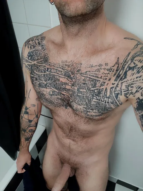 Thumbnail Rule of the Good Bathroom Light: Turtle_legs1312's hotguyswithtattoos Pursuit